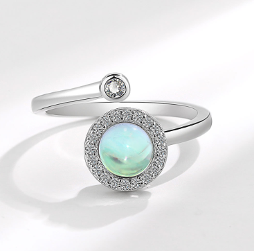 Chic Swivel Ring for Stylish Women